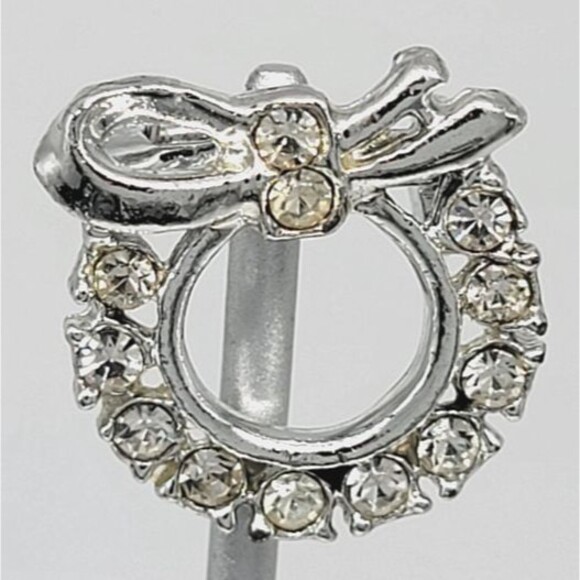 Christmas Wreath Brooch Pin Clear Rhinestones Bow Ribbon Silver Tone Holiday - Picture 10 of 11